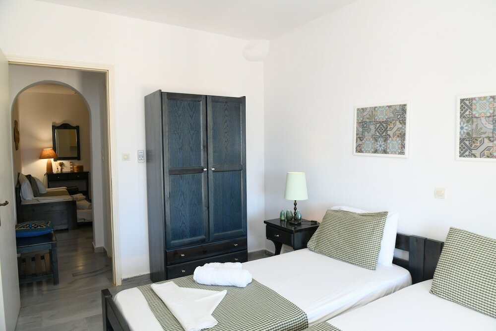 Фото Dryades Family Hotel