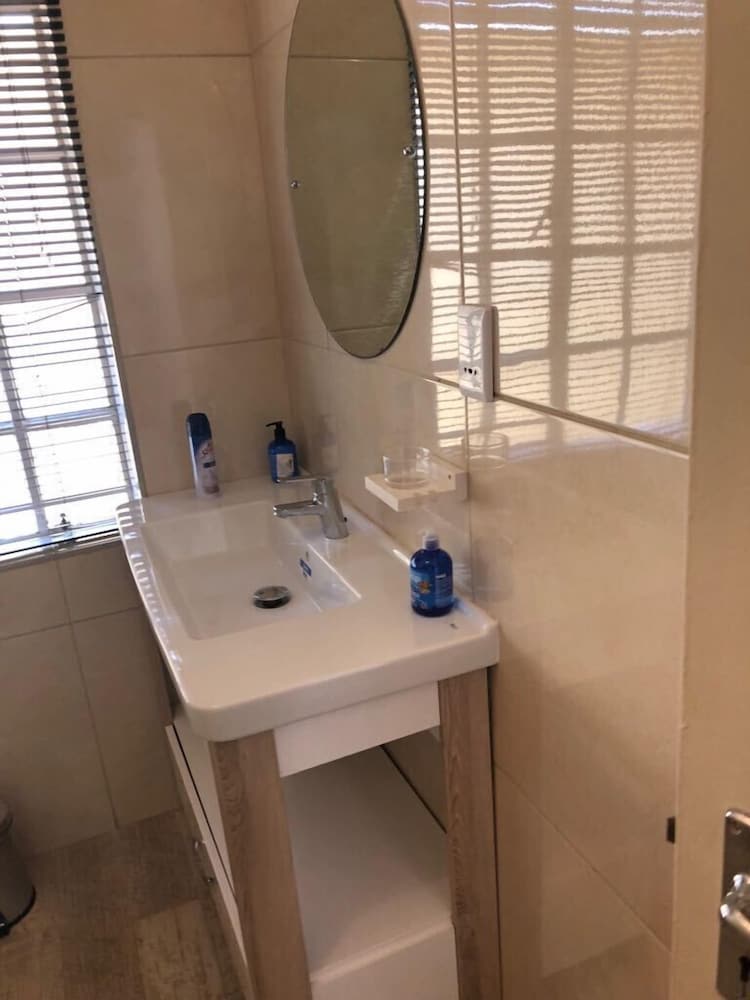 Фото Khuvena Guest House