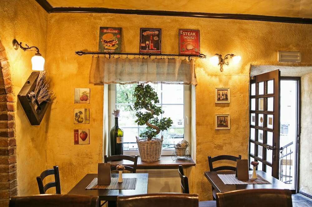 Фото Apartments Hiša Pod Gradom