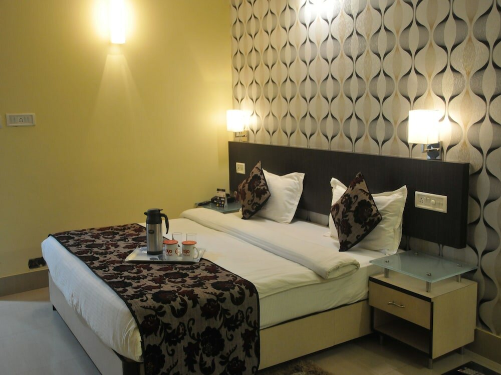 Фото Oyo 3353 Apartment Royal Residency