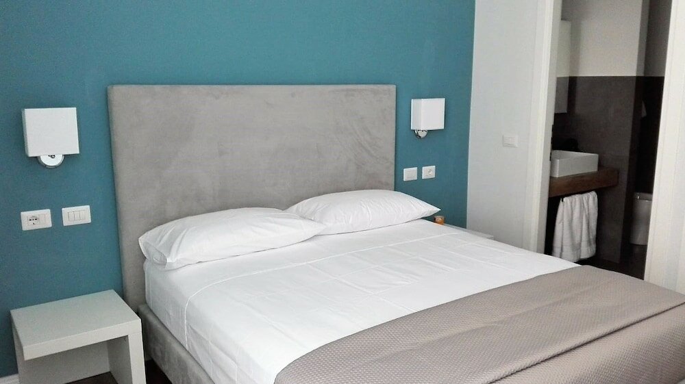 Фото Eighty Four Luxury Rooms