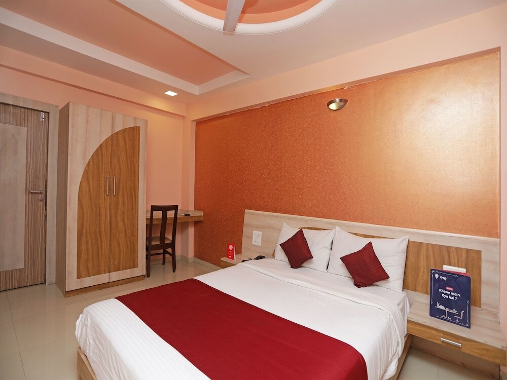 Фото Oyo 6401 The Neelam Executive