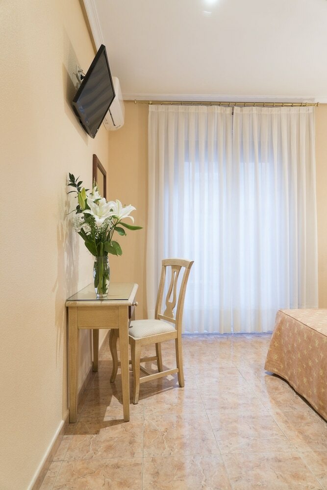 Фото Hostal Bianco