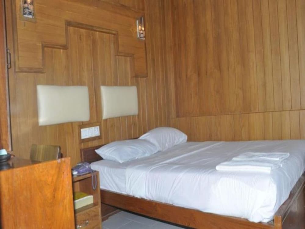 Фото Garden Hotel