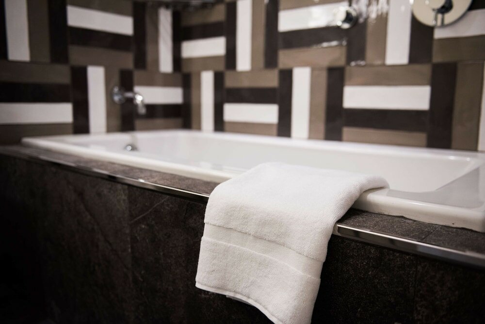 Фото The Troubadour Hotel New Orleans, Tapestry Collection by Hilton