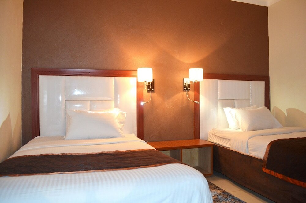 Фото Space Hotel Apartments & SPA