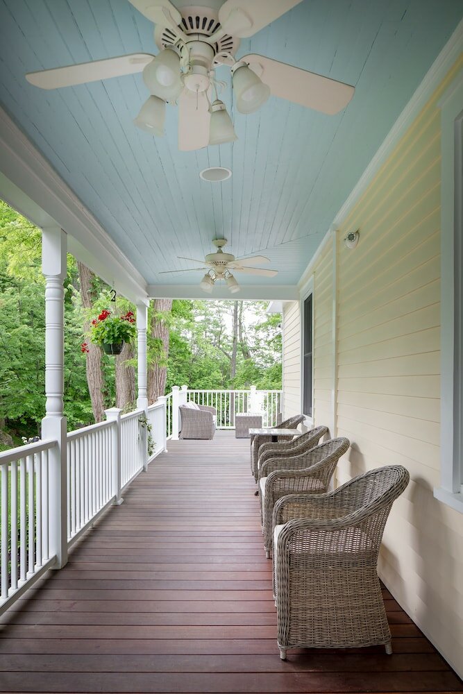 Фото Lakehouse Inn