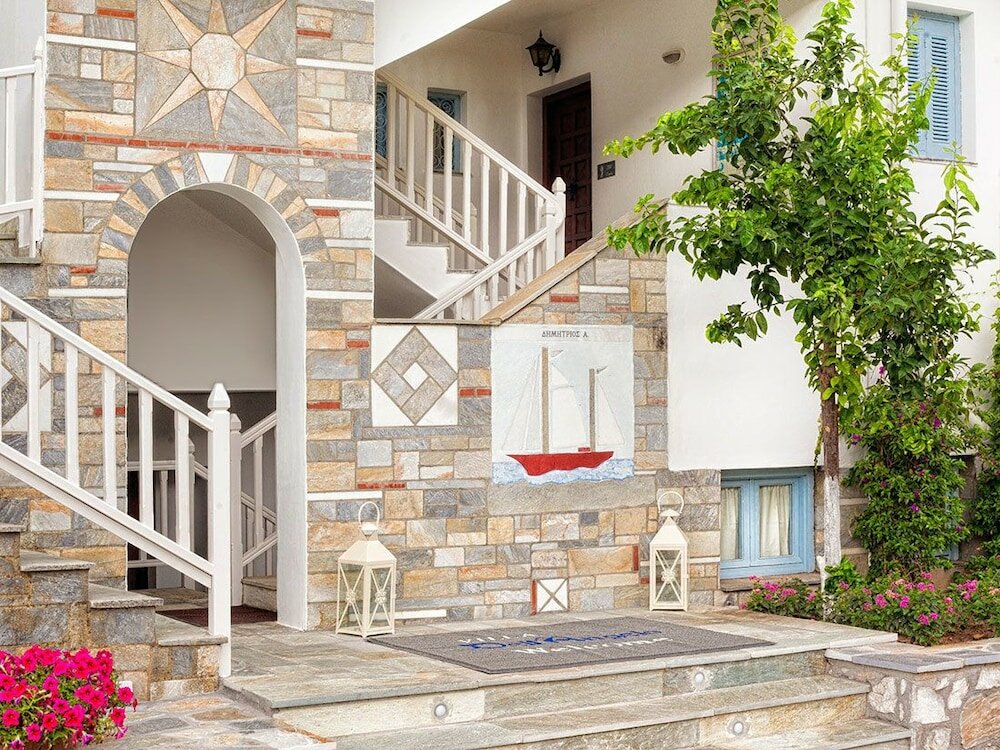 Фото отеля 2