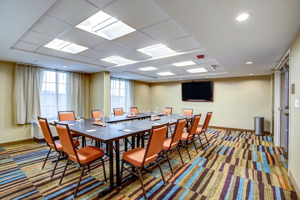Фото Fairfield Inn & Suites Springfield Holyoke