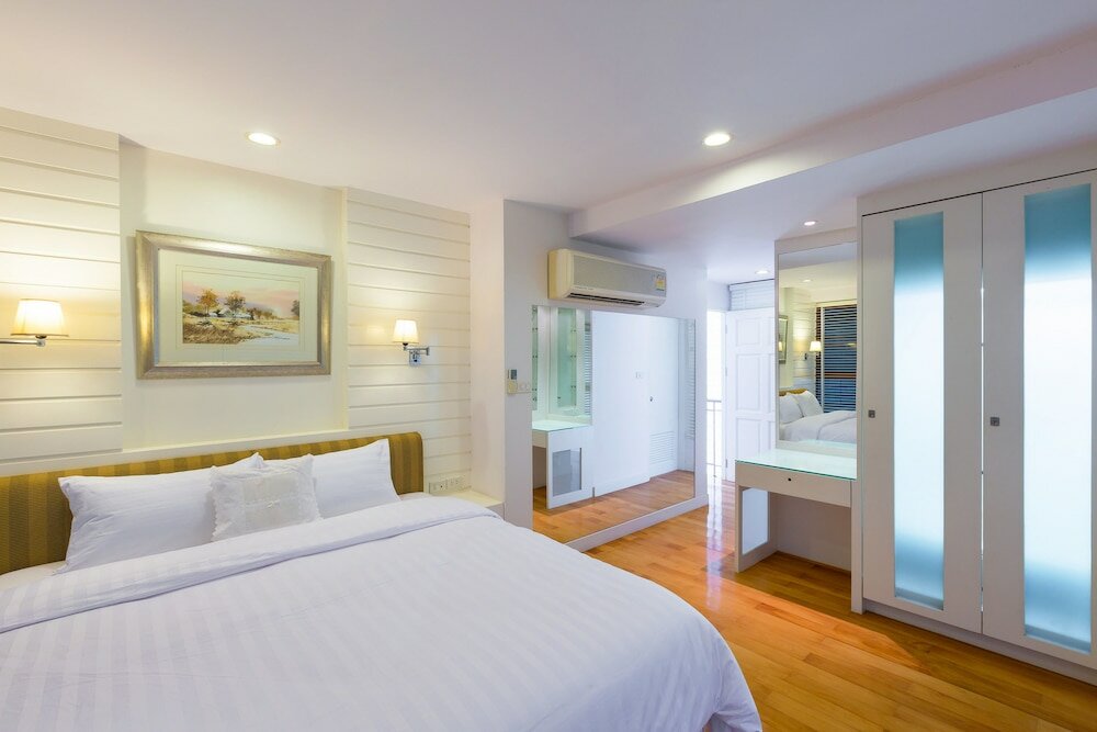 Фото Baan LonSai Beachfront Condominium