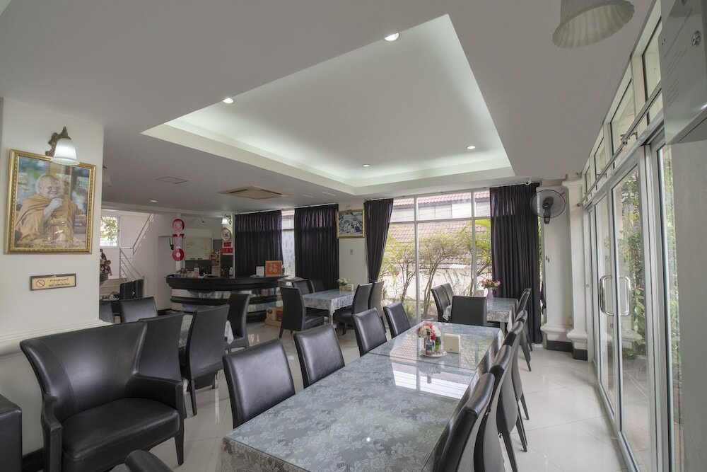 Фото Oyo 835 Koh Chang Luxury Hotel