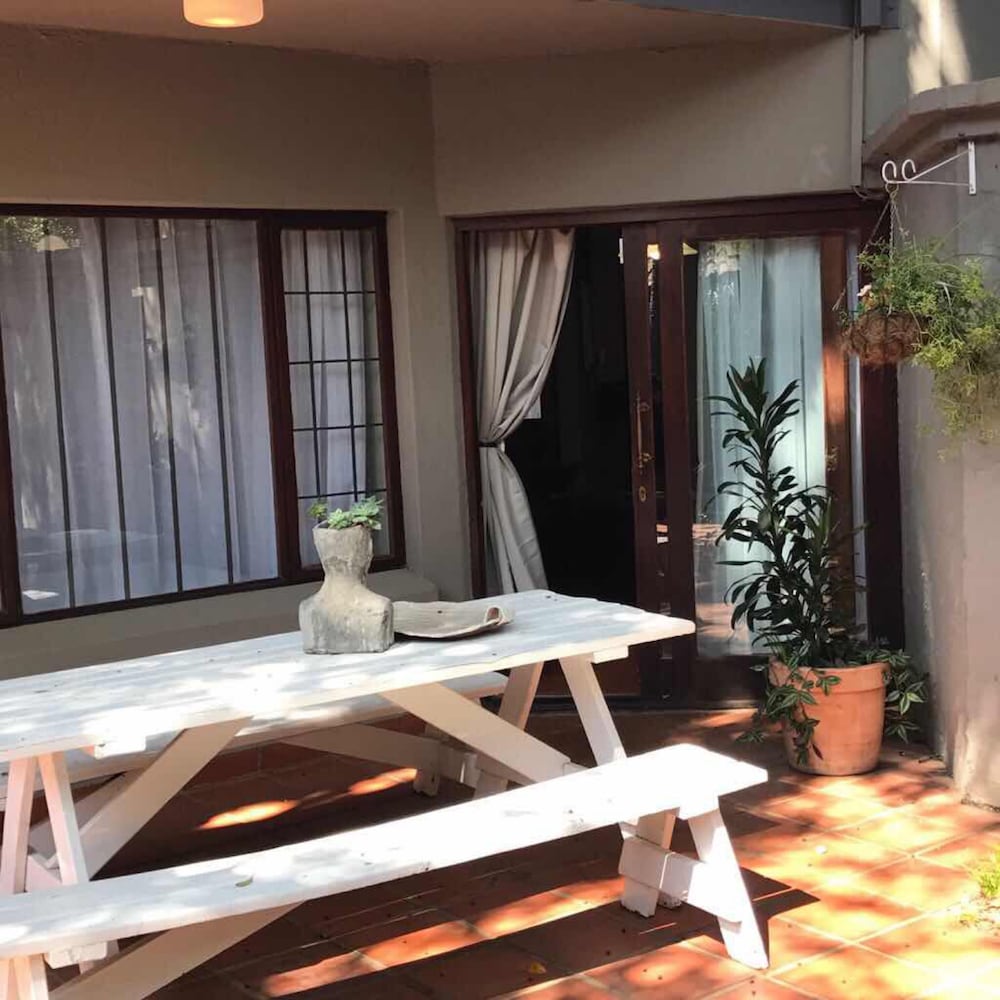 Фото Waterhouse Guest Lodges 295 Indus Street