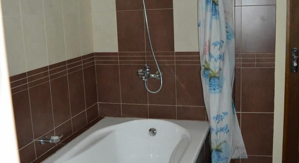 Фото Elegante The Villa