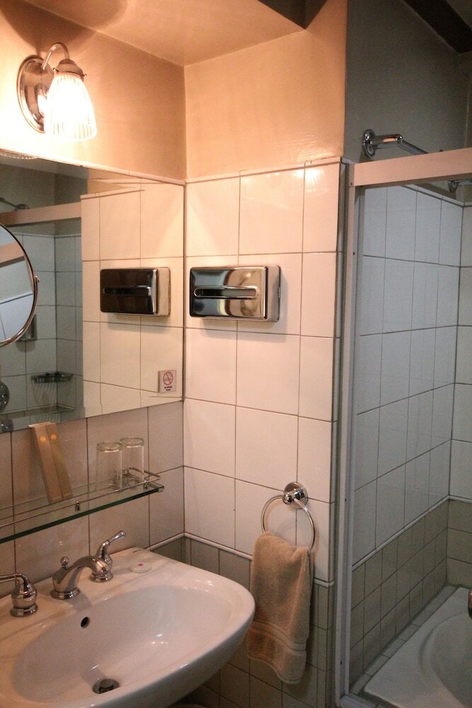 Фото Corporate Executive Orient Suites