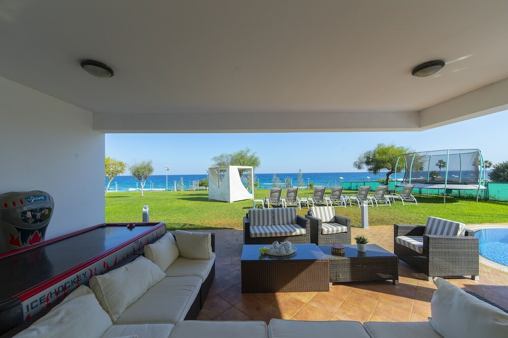 Фото Вилла Seafront Protaras Luxury Resort