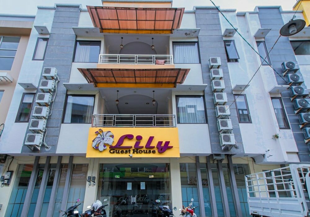 Hotel Lily Guest House, Malang, photo