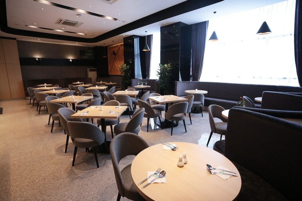 Фото Imperial Riverbank Hotel Kuching