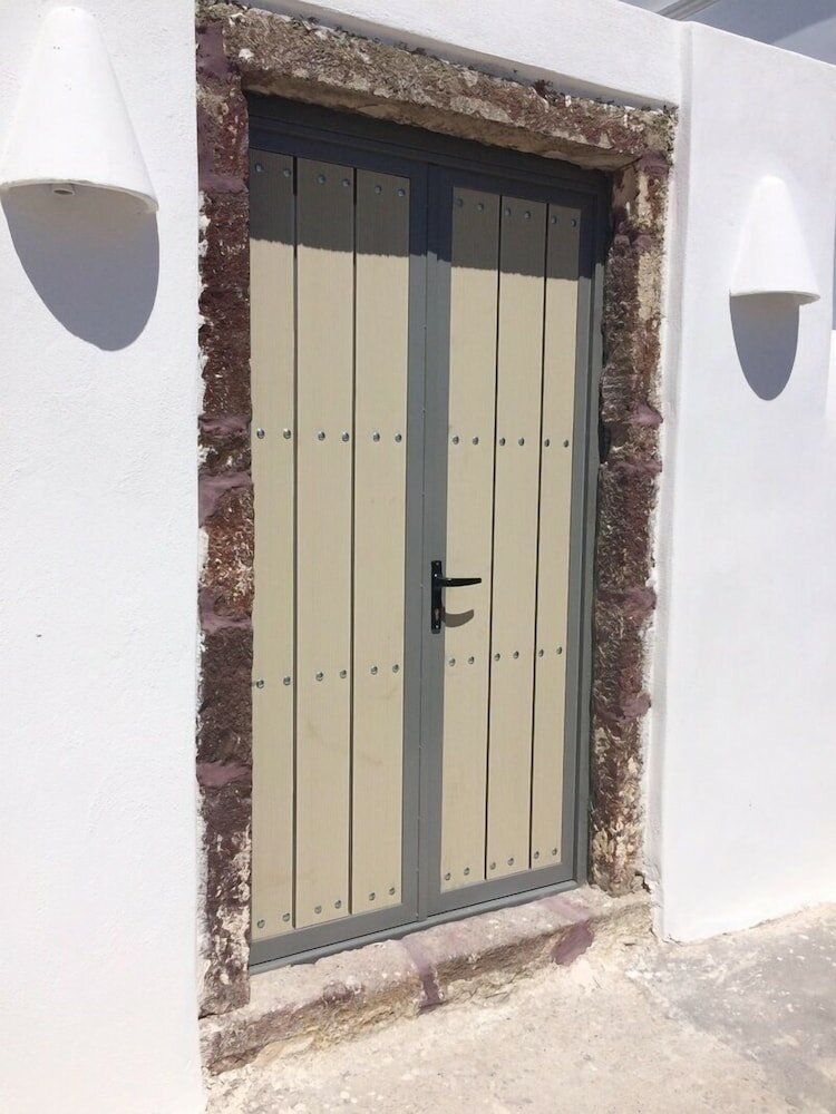 Фото Ayoba Santorini