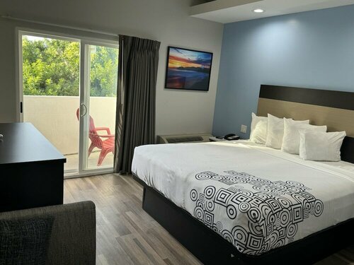 Гостиница Moonlite Inn Redondo Beach в Редондо-Бич