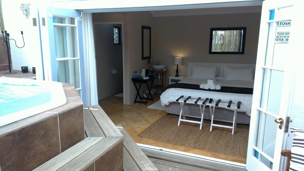 Фото La Boheme Bed and Breakfast