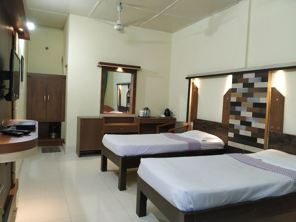 Фото Hotel Centre Point Tezpur