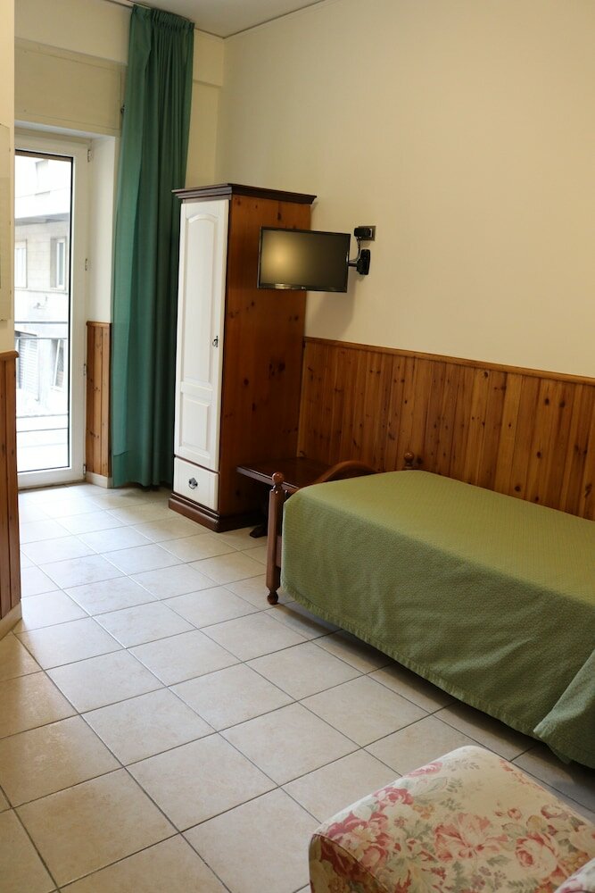 Фото Tourist Hotel