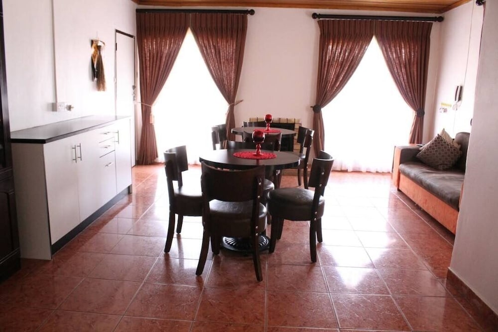 Фото Overflow Guest House