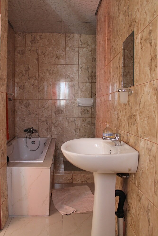 Фото Mohlongwafatshe Guest House