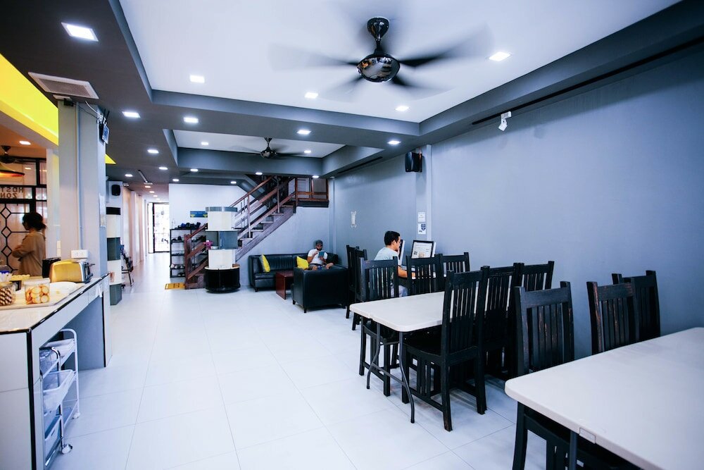 Фото D-Well Hostel