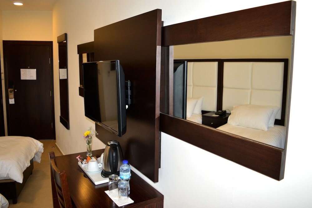 Фото Taybeh Golden Hotel