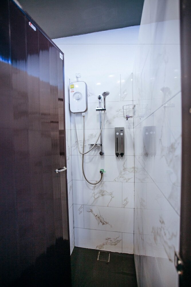 Фото D-Well Hostel