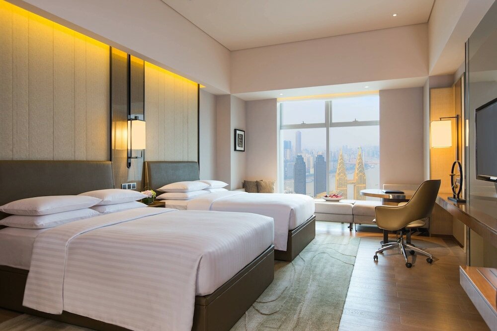 Фото Chongqing Marriott Hotel