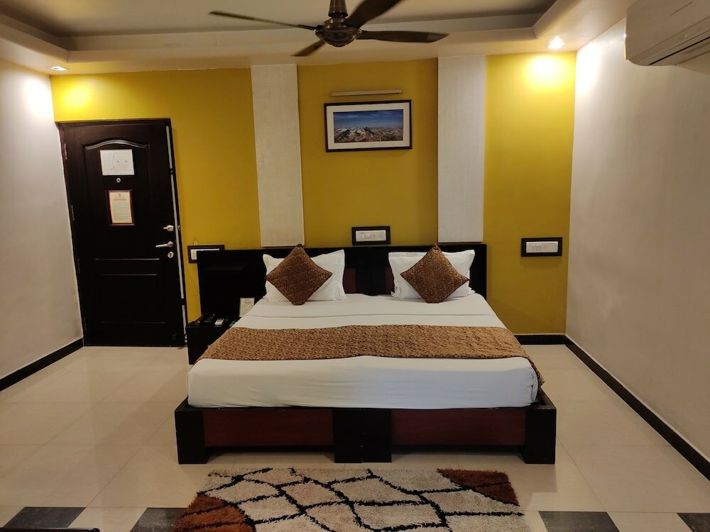 Фото Hotel Pushpak