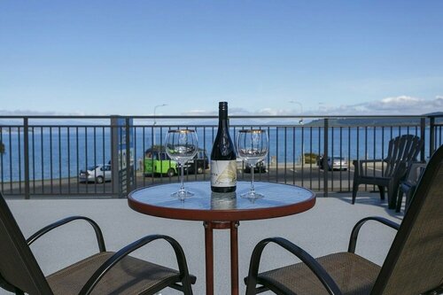Гостиница Acacia Lake View Motel в Таупо
