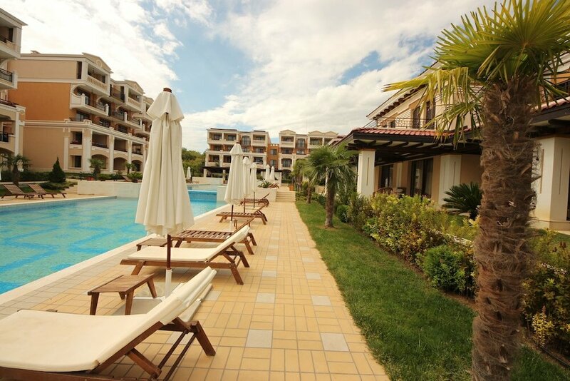 Гостиница Menada Kavaci Sozopol Apartments