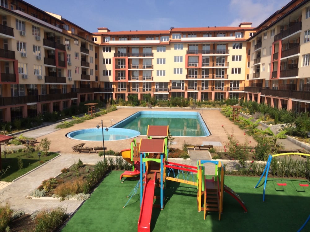 Фото Apartcomplex Chateau Aheloy