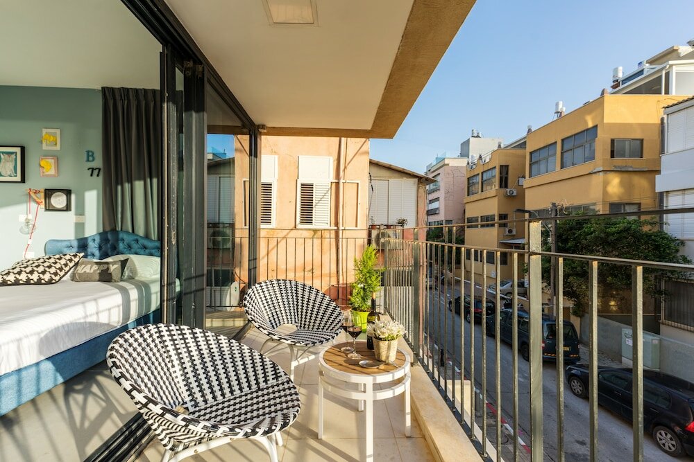 Фото Mr. Promenade - by Tlv2go