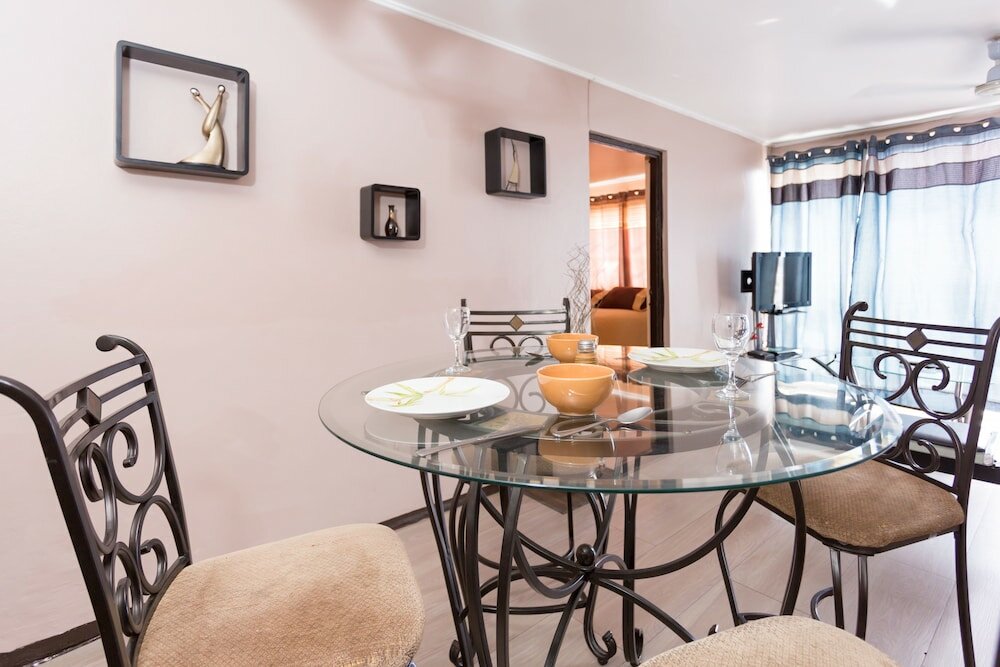 Фото New Kingston Ca Guest Apartment VI