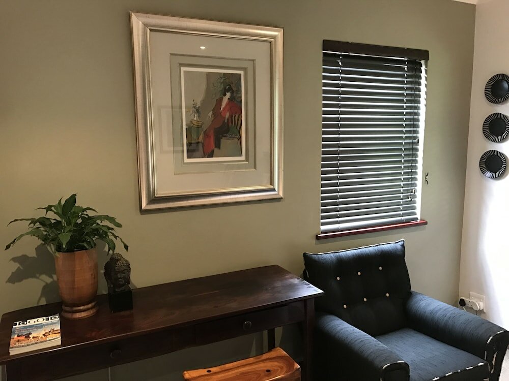 Фото The Crown Guesthouse