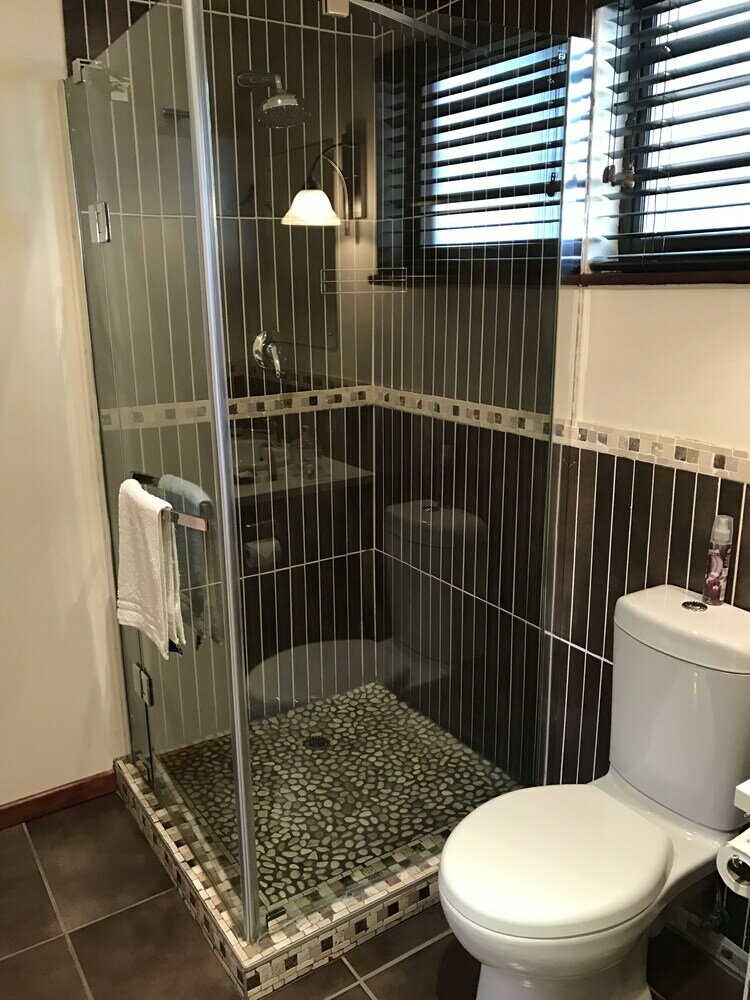 Фото The Crown Guesthouse