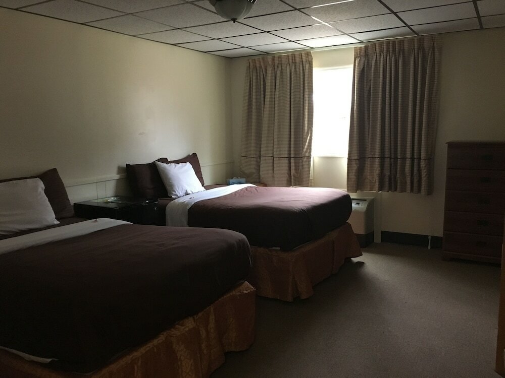 Фото The Montrose Hotel