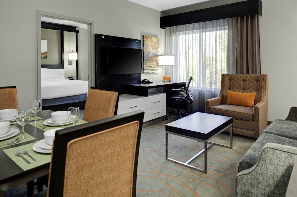 Фото Holiday Inn Windsor Wine Country, an Ihg Hotel