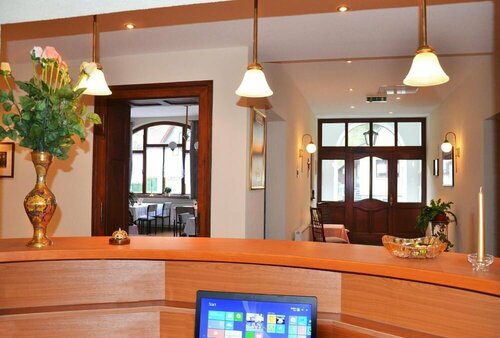 Гостиница Hotel Restaurant Zur Hallenburg