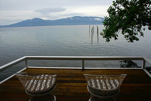 Гостиница Driftwood Resort в Алотау