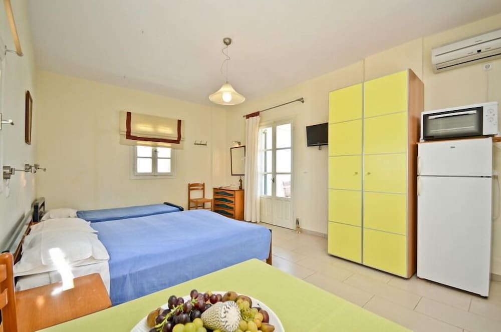 Фото Ydreos Studios & Apartments