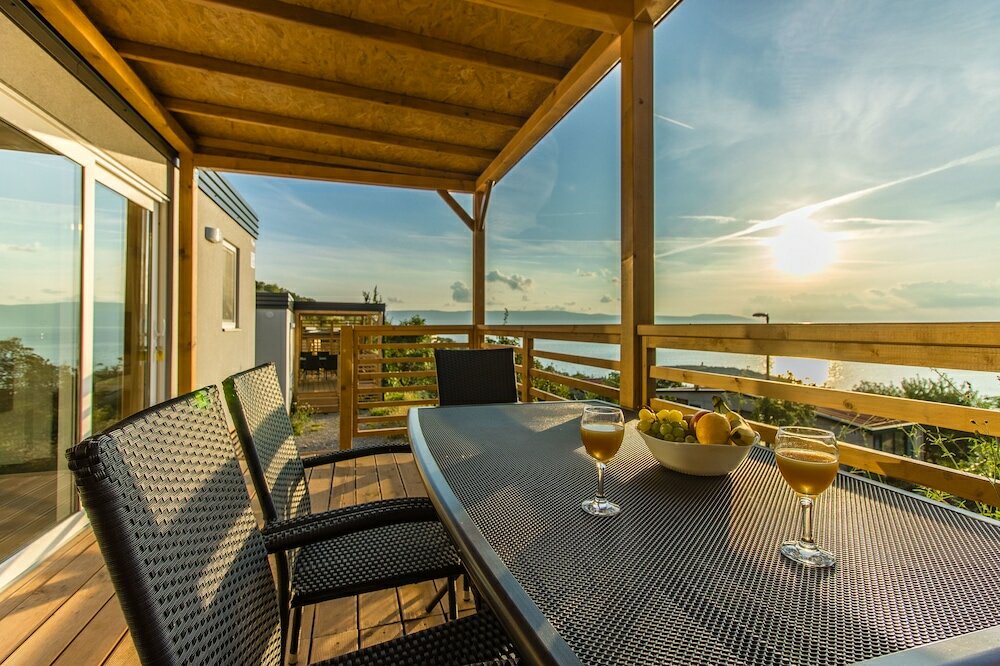 Фото Mediteran kamp Mobile Homes in Camping Klenovica