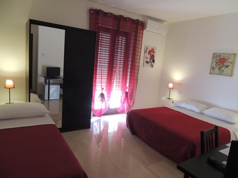 Фото Affittacamere B&b Domus Taranto