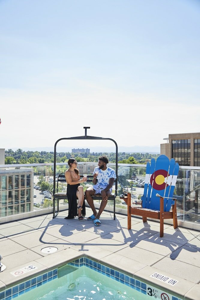 Фото Halcyon - a hotel in Cherry Creek