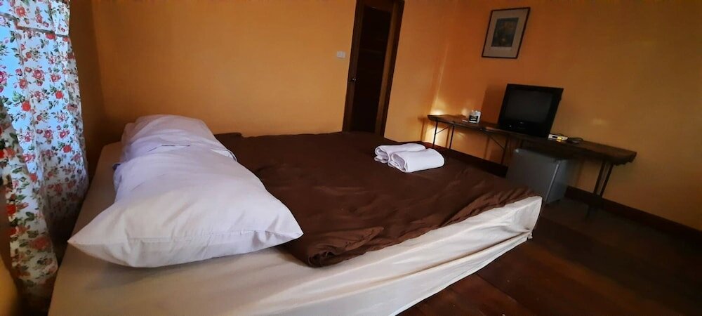 Фото Mountain Blue Cottage