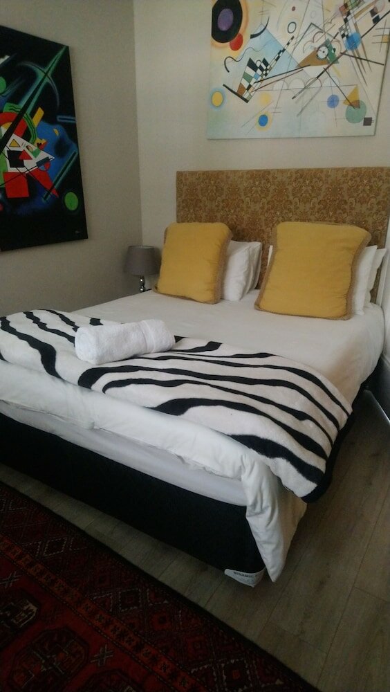 Фото Bed and Breakfast on Melrose